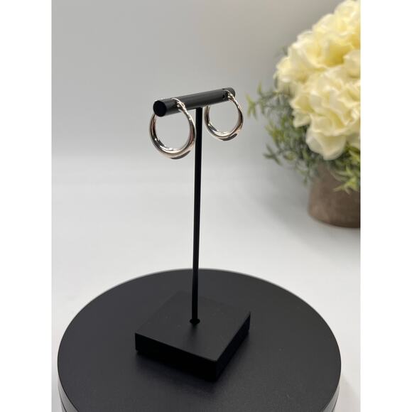 AV 925 Designer Sterling Silver Crescent Pierced Hoop Earrings, 2.9 grams - Picture 3 of 11